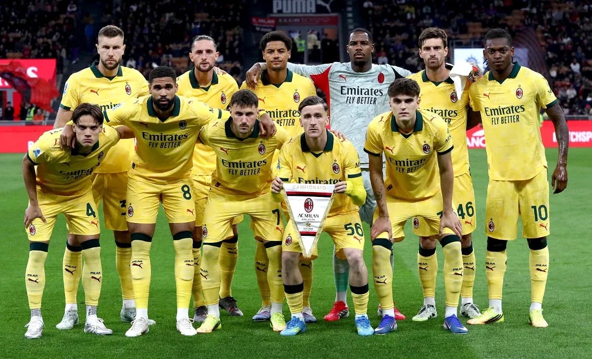 AC Milan team photo before Serie A match