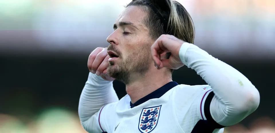 Player with eyes closed during match action