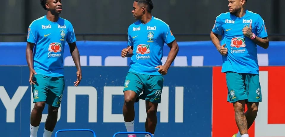 Brazilian players training before World Cup match