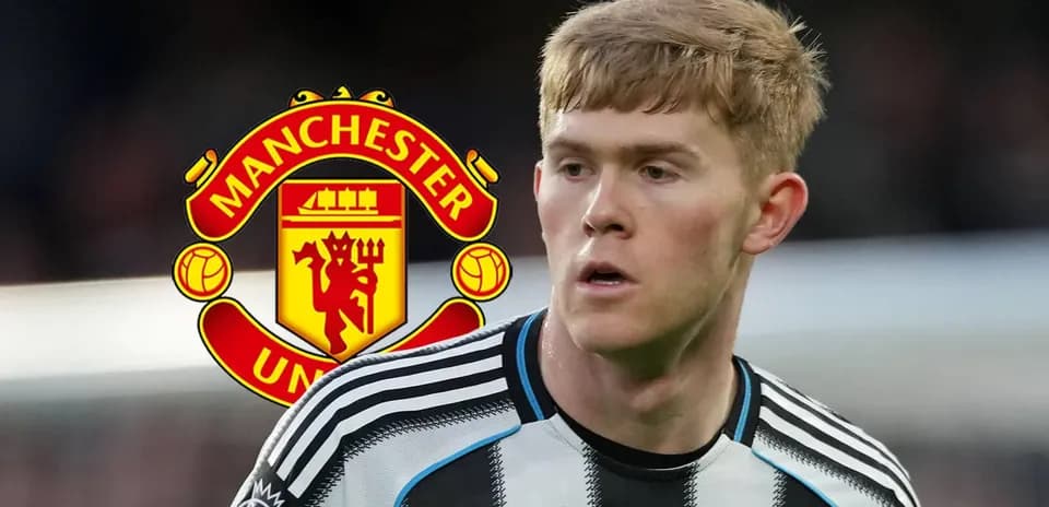 Player in Newcastle United kit with Manchester United logo
