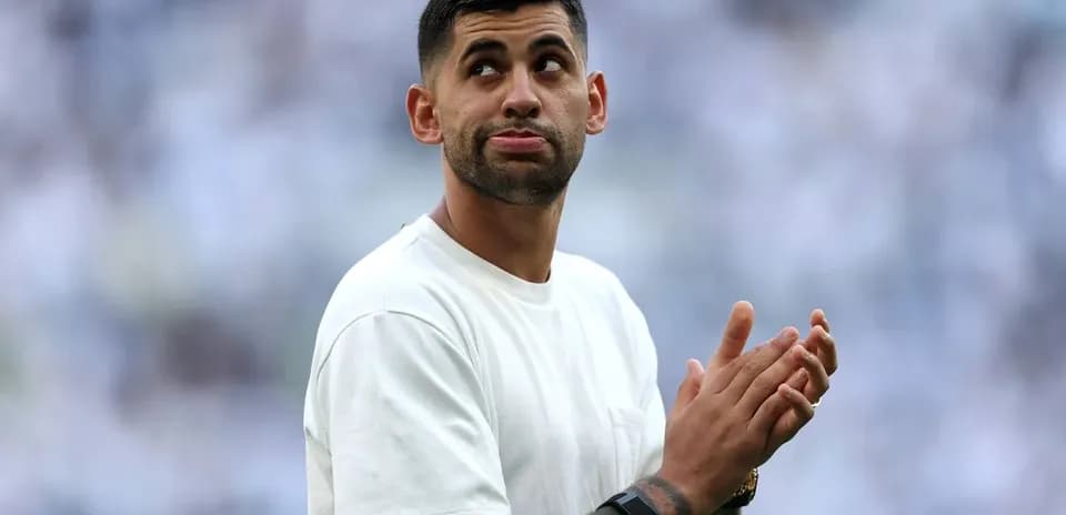Player clapping during a match warm-up