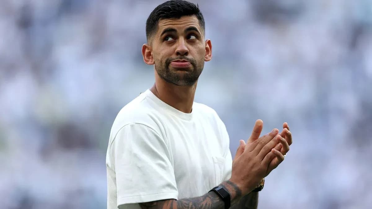 Player clapping during a match warm-up