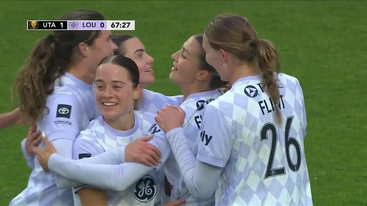 Utah Royals W players celebrating a goal