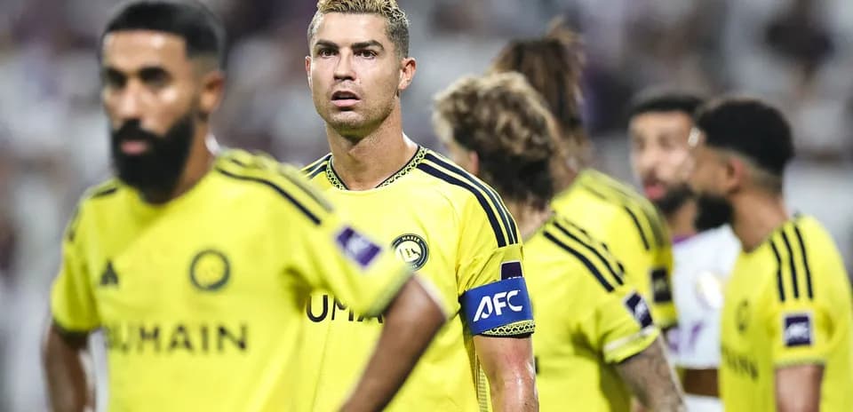 Cristiano Ronaldo with teammates during match