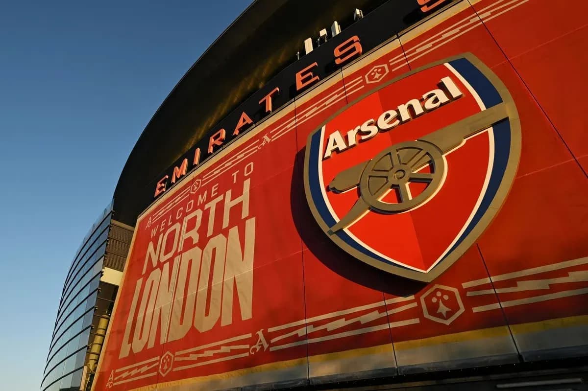 Emirates Stadium exterior with Arsenal logo displayed