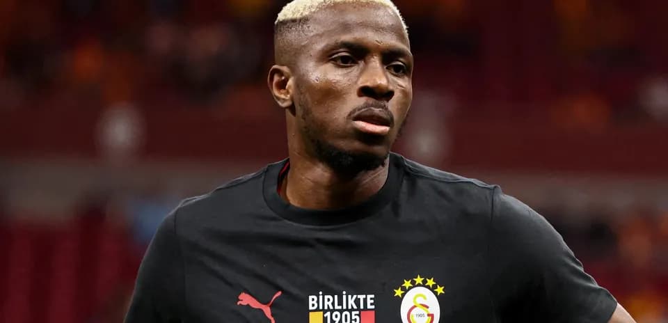Player in Galatasaray jersey during warm-up