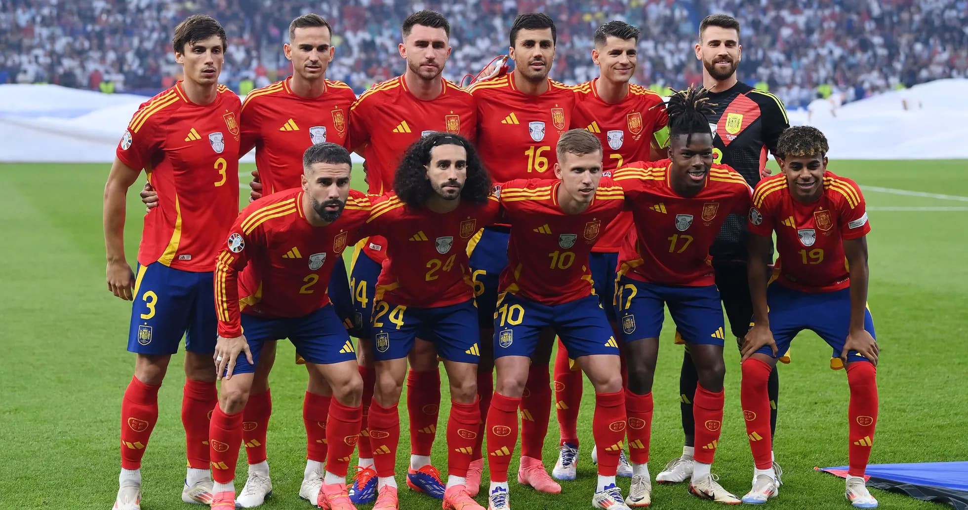 Spain national football team posing for group photo