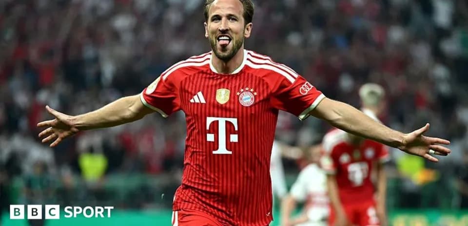 Player celebrating a goal in Bayern Munich kit