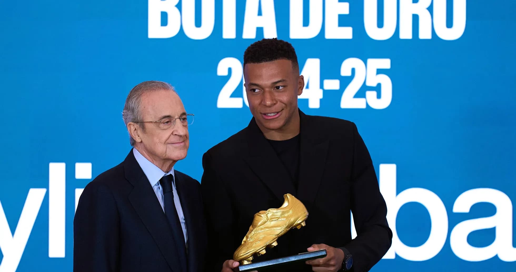 Kylian Mbappé receiving the Golden Boot award