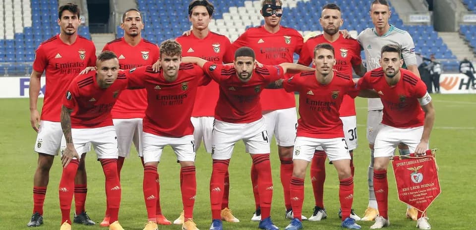 Benfica team lineup before Europa League match