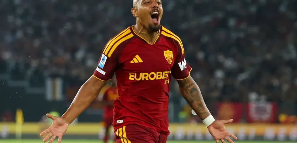 Player celebrating goal during AS Roma match