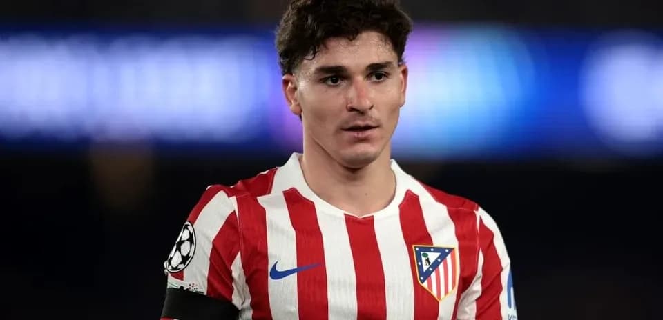Atletico Madrid player during match close-up