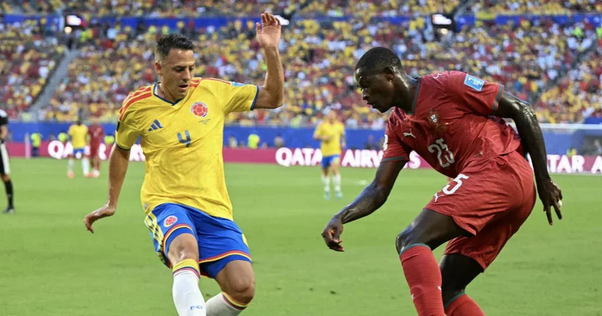 Colombian player challenging opponent during match