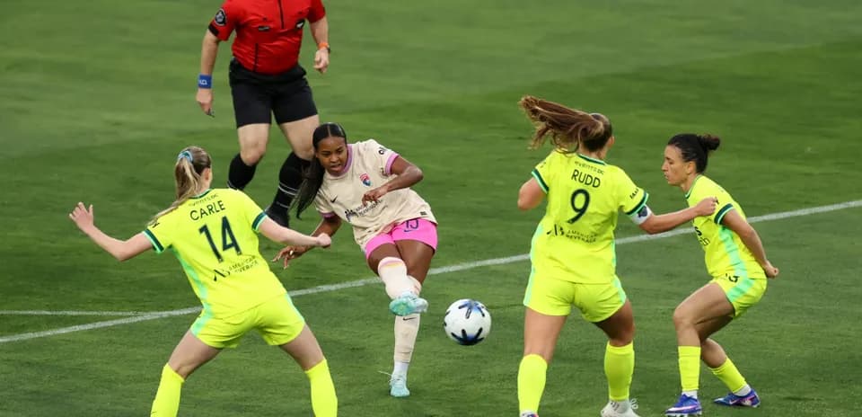 Player kicking ball during Houston Dash match