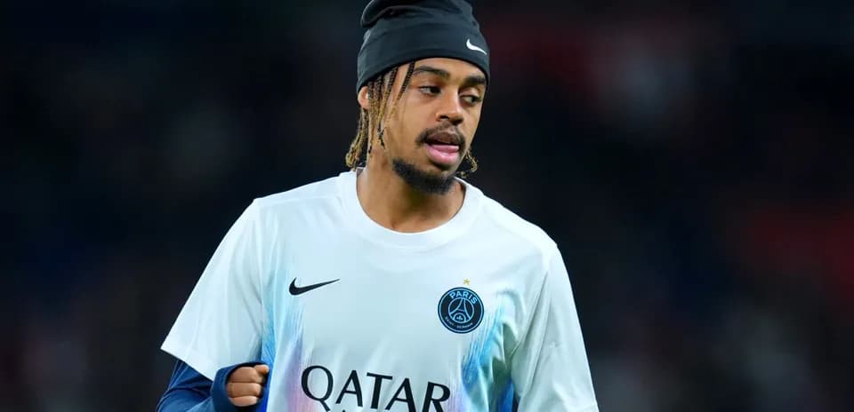 Player warming up in Paris Saint-Germain jersey