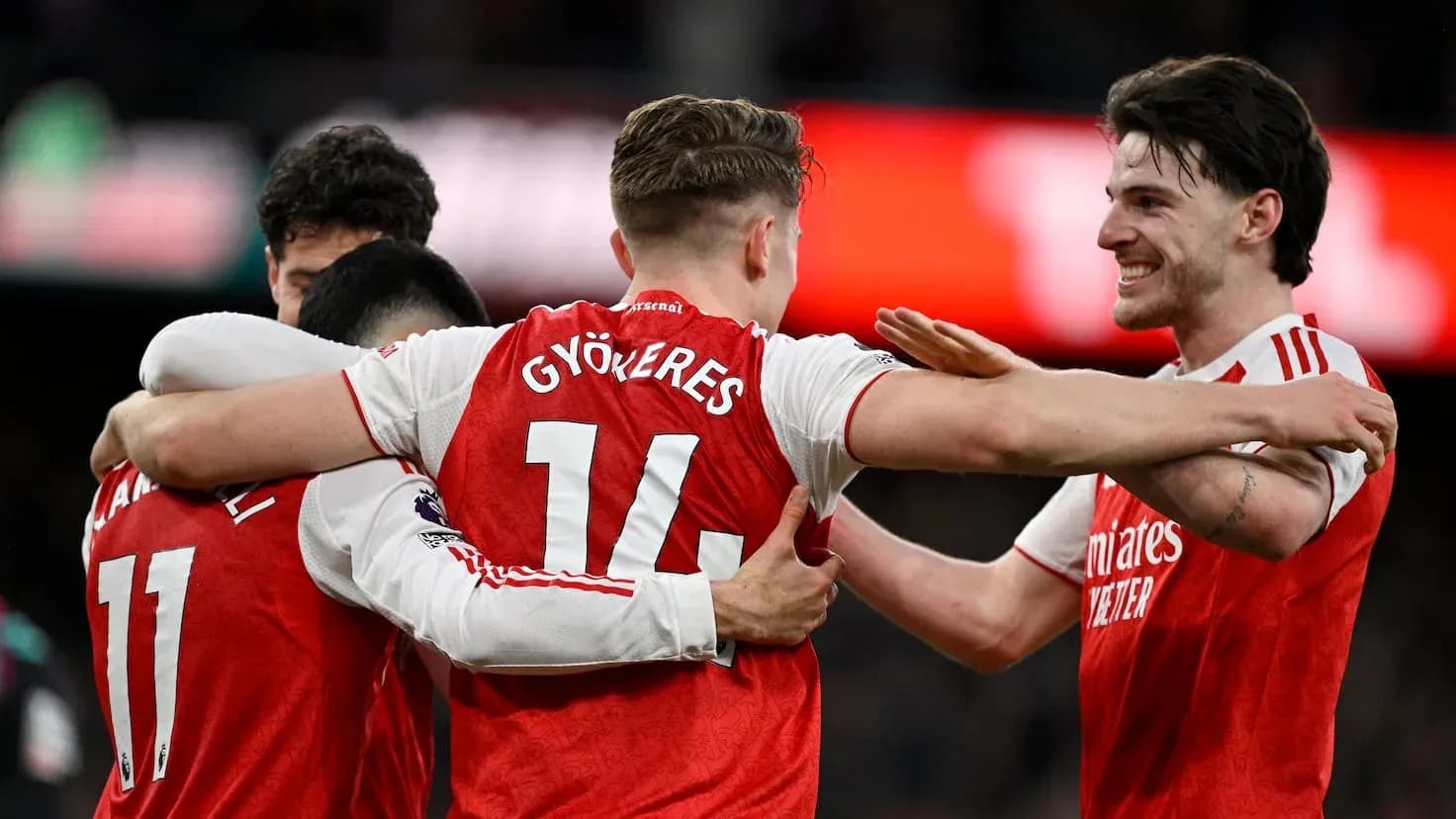 Arsenal players celebrating a goal