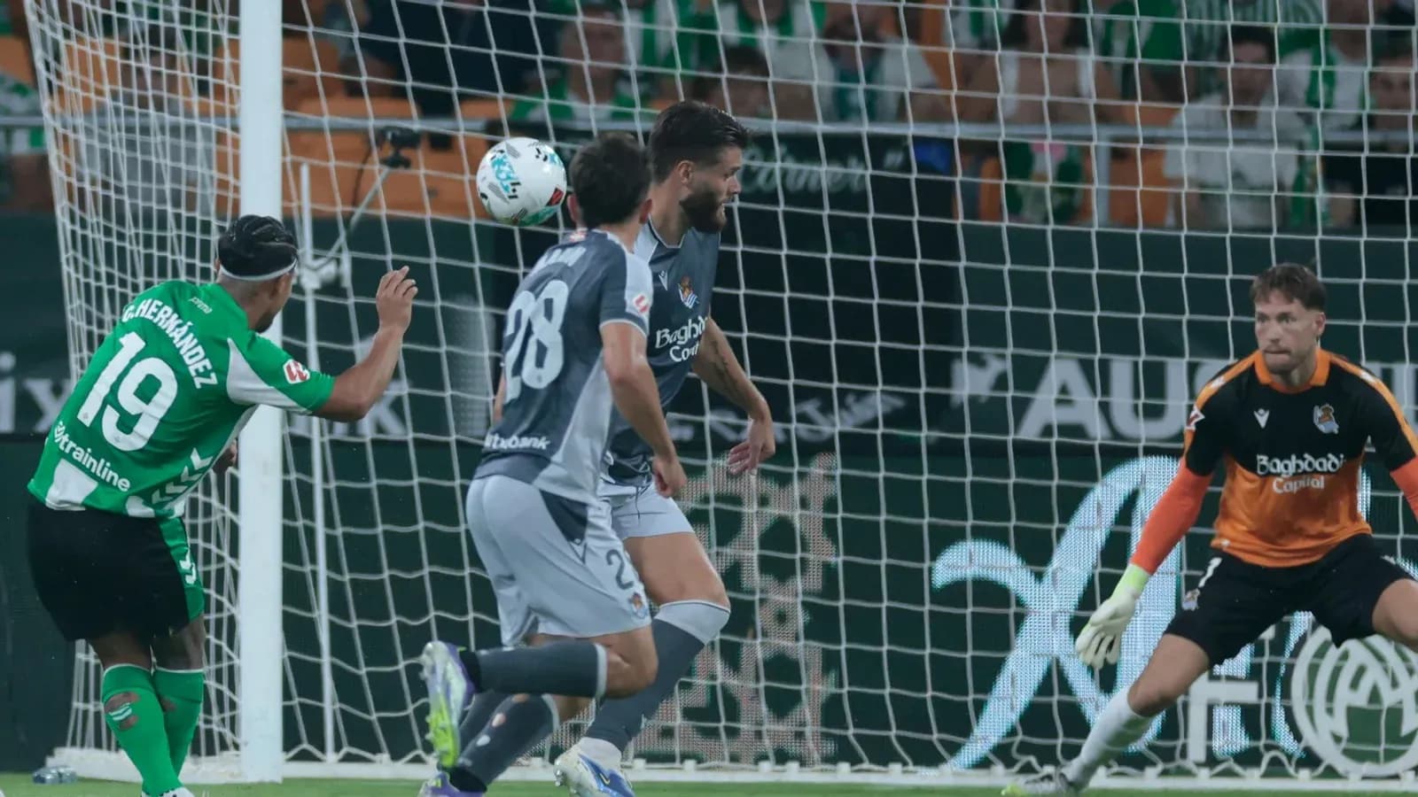 Goal attempt during Real Sociedad match