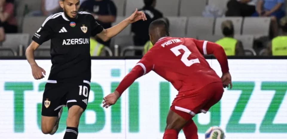 Qarabag player dribbling against CSKA Sofia