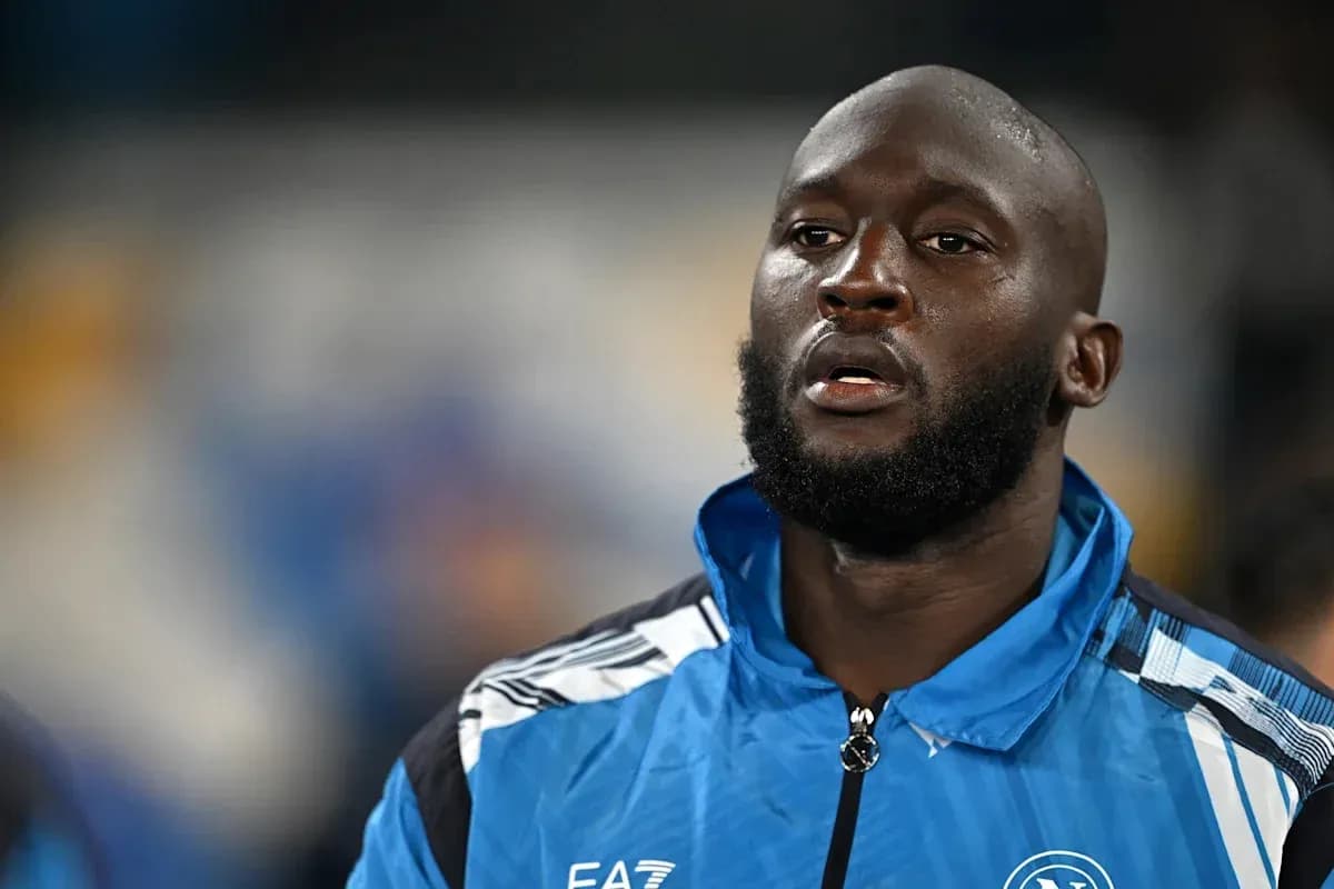 Player in Napoli training gear during warm-up