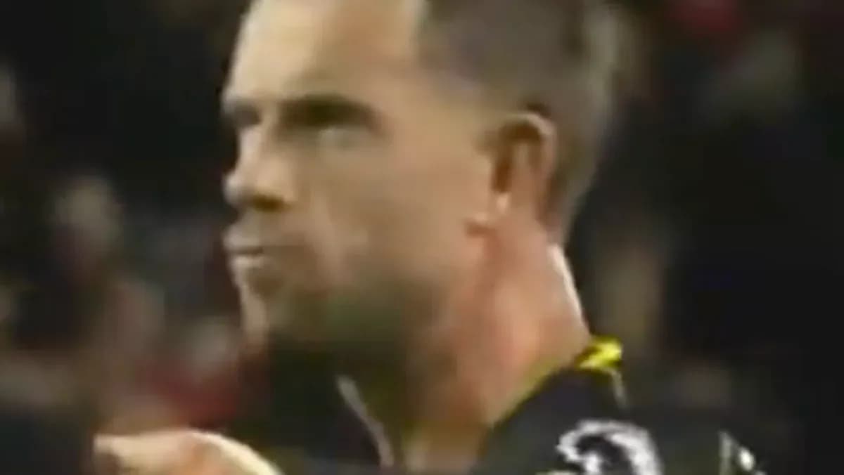 Player focused before the match with determined expression