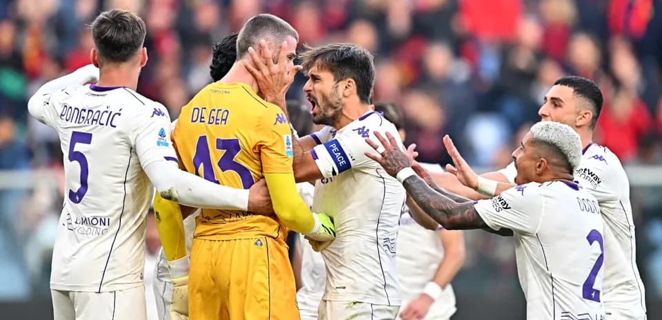 Fiorentina players celebrating during Serie A match