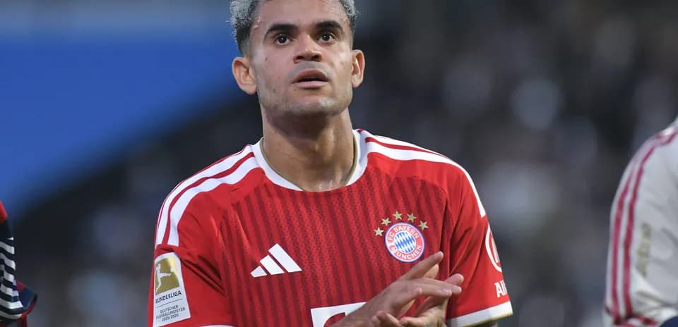 Player in Bayern Munich kit during match
