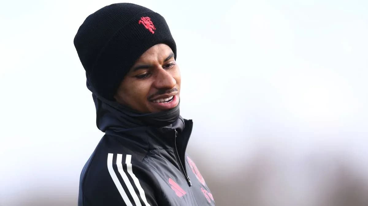 Player wearing a beanie during training session