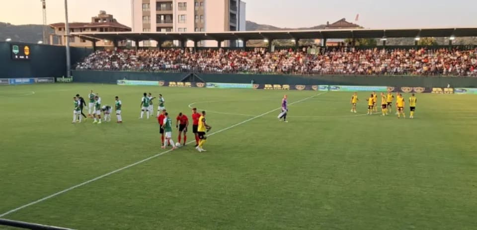Egnatia Rrogozhinë players on the field during match
