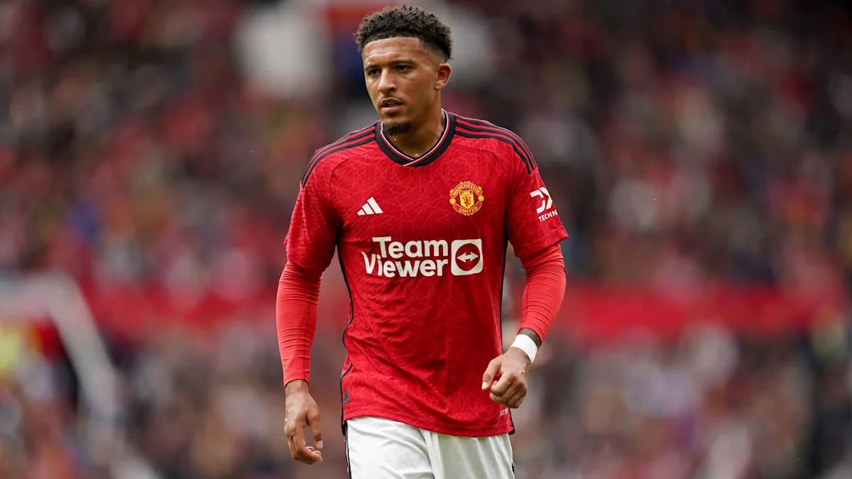 Player in Manchester United kit on the field