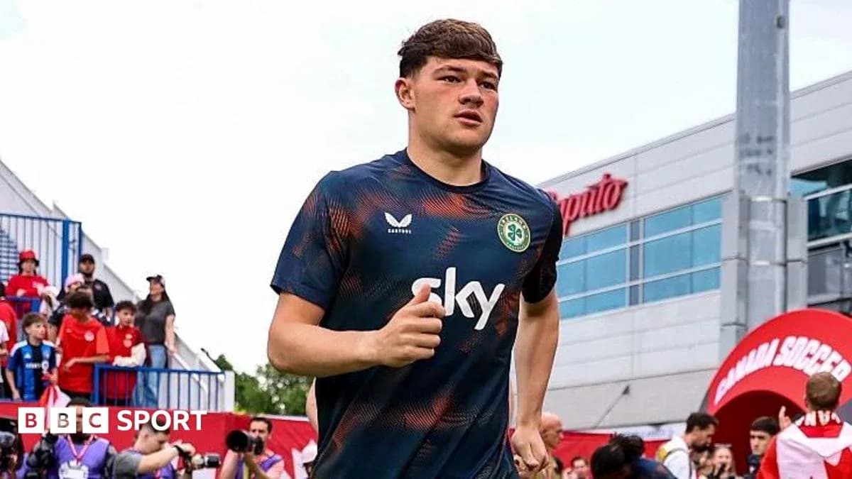 Player jogging onto the field before match