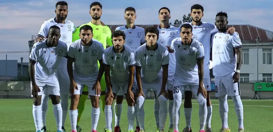 Ararat-Armenia team posing for photo