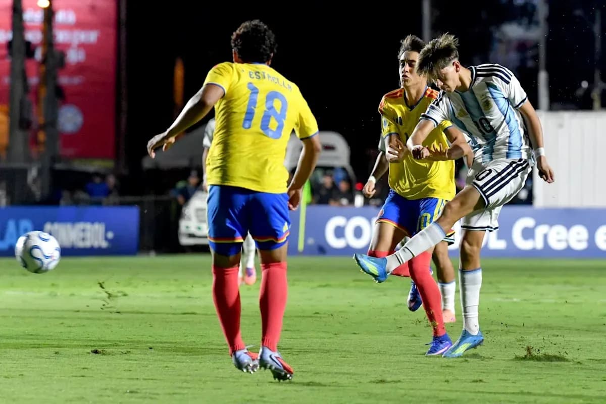Argentinian player taking a shot on goal during match