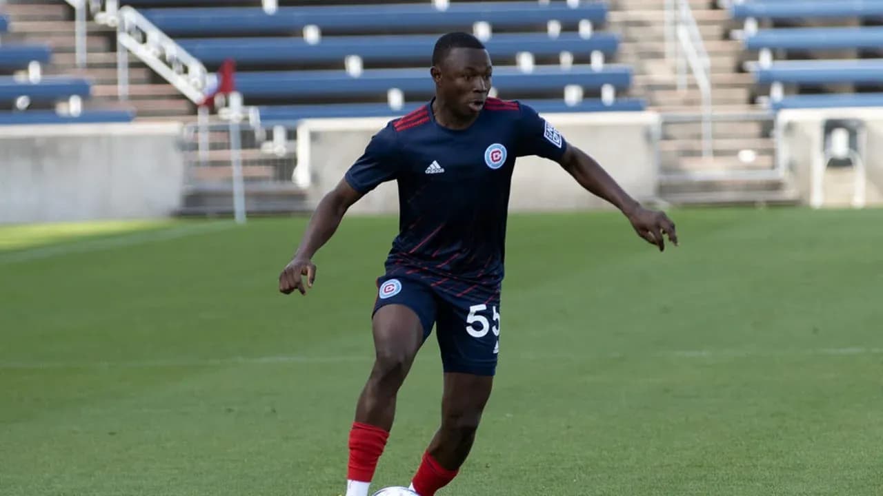 Player in action during Chicago Fire II match
