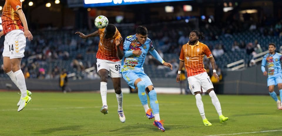 Players competing during El Paso Locomotive match