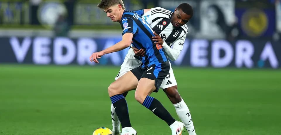 Player contesting for the ball during match