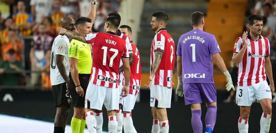 Yuri receiving a red card during Athletic Club match
