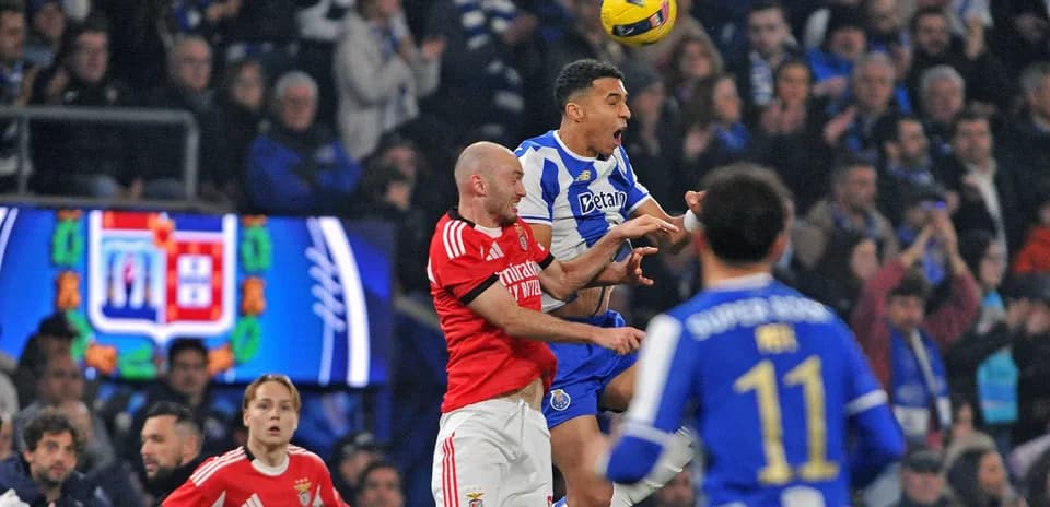 Players contesting a high ball during match action