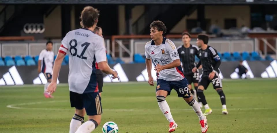 Players from The Town and Real Monarchs competing