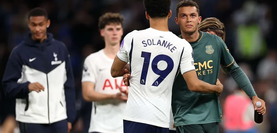 Players greeting after Tottenham vs Everton match