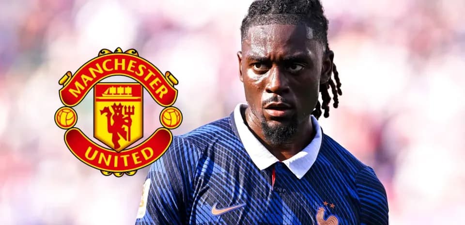 Player in Manchester United jersey during match