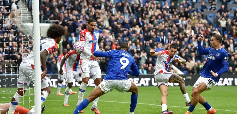 Players contesting for the ball in match action