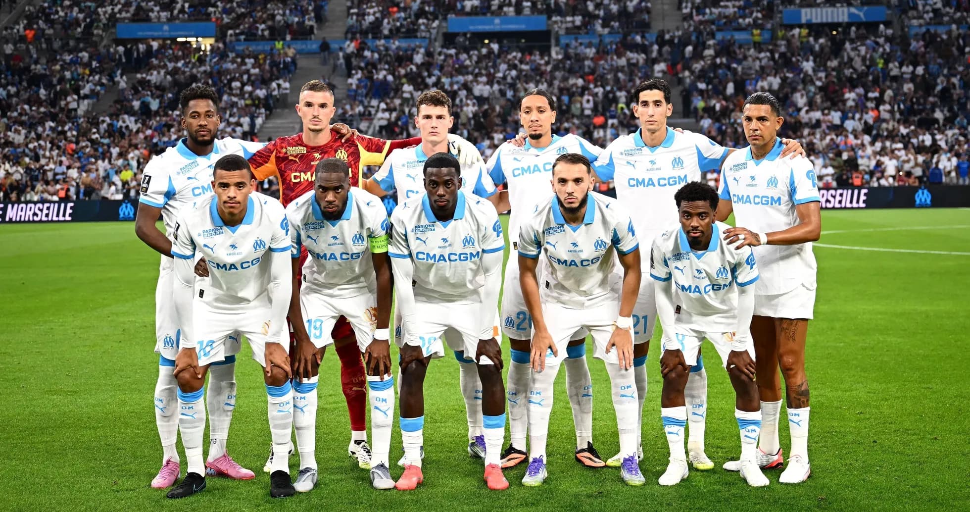 Olympique de Marseille players posing before match