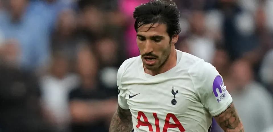 Player running during a Tottenham match