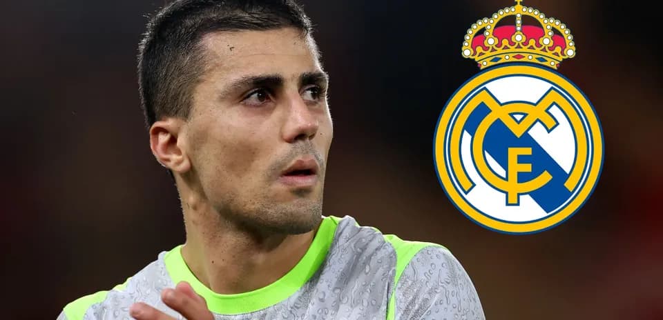 Player in goalkeeper kit with Real Madrid logo