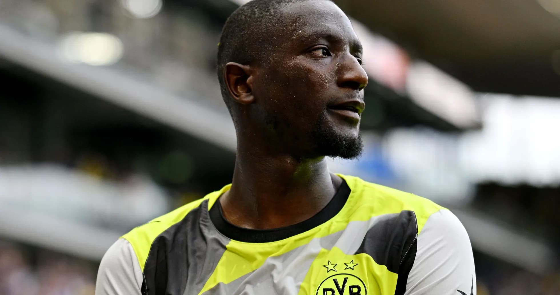 Player in Borussia Dortmund jersey during match