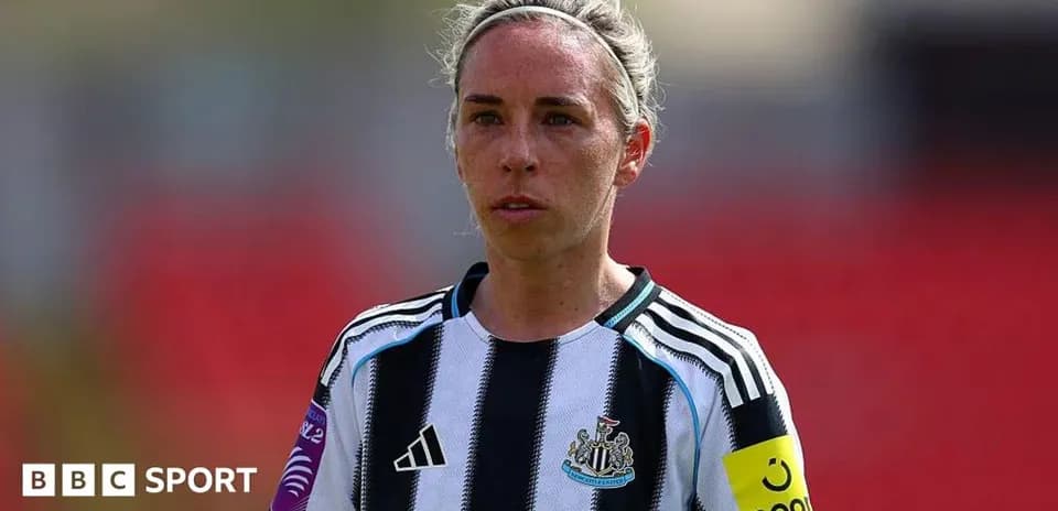 Player in Newcastle kit during match preparation