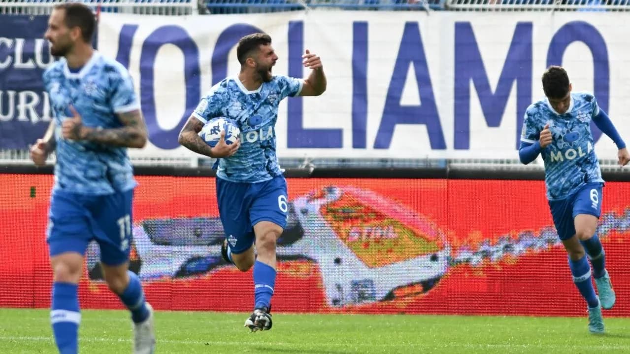 Player celebrating goal during Frosinone match