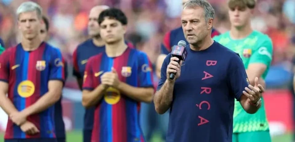 Manager speaking to players during team presentation event