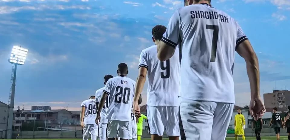 Ararat-Armenia players entering the field