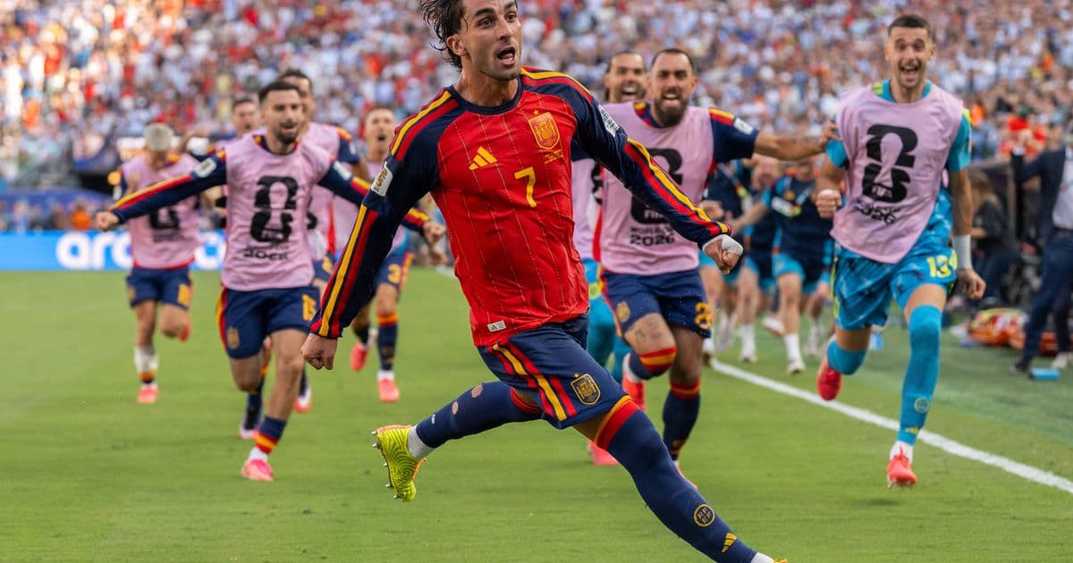 Liverpool Eyes Move for World Cup Winner Ferran Torres Amid Barcelona Contract Uncertainty